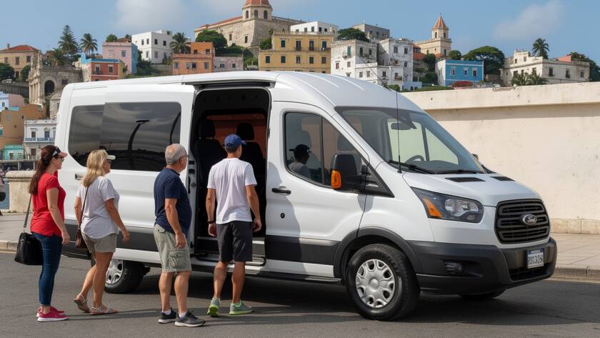 Grupo de amigos disfrutando un tour de chinchorreo y bar hopping por Puerto Rico en un autobús de lujo